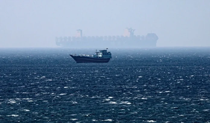 Barcos_estrecho_Ormuz